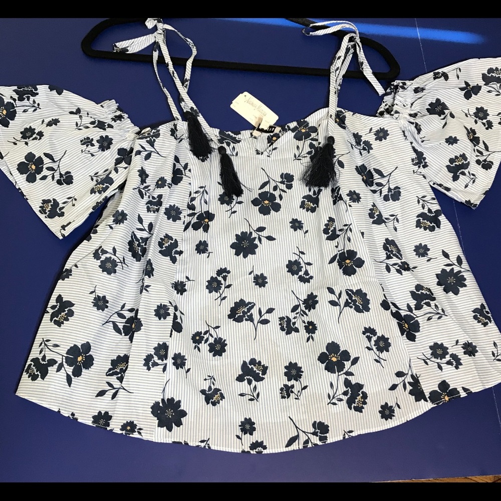 Moon River Cold Shoulder Crop Top Size S